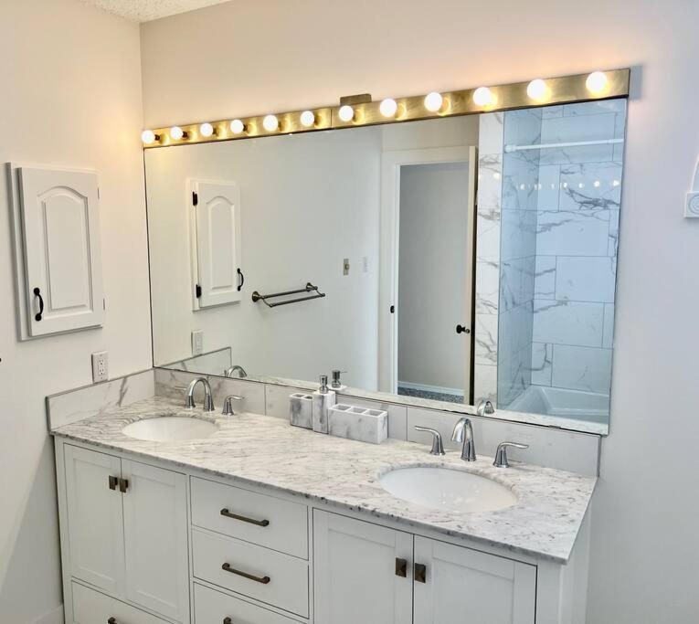 Crescent Heights Majesty Villa Calgary Ngoại thất bức ảnh