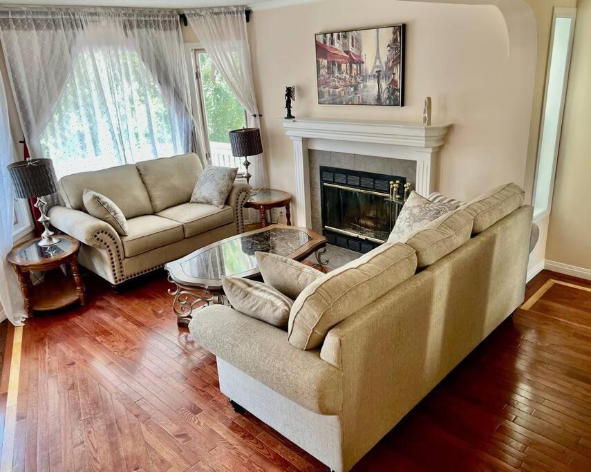 Crescent Heights Majesty Villa Calgary Ngoại thất bức ảnh