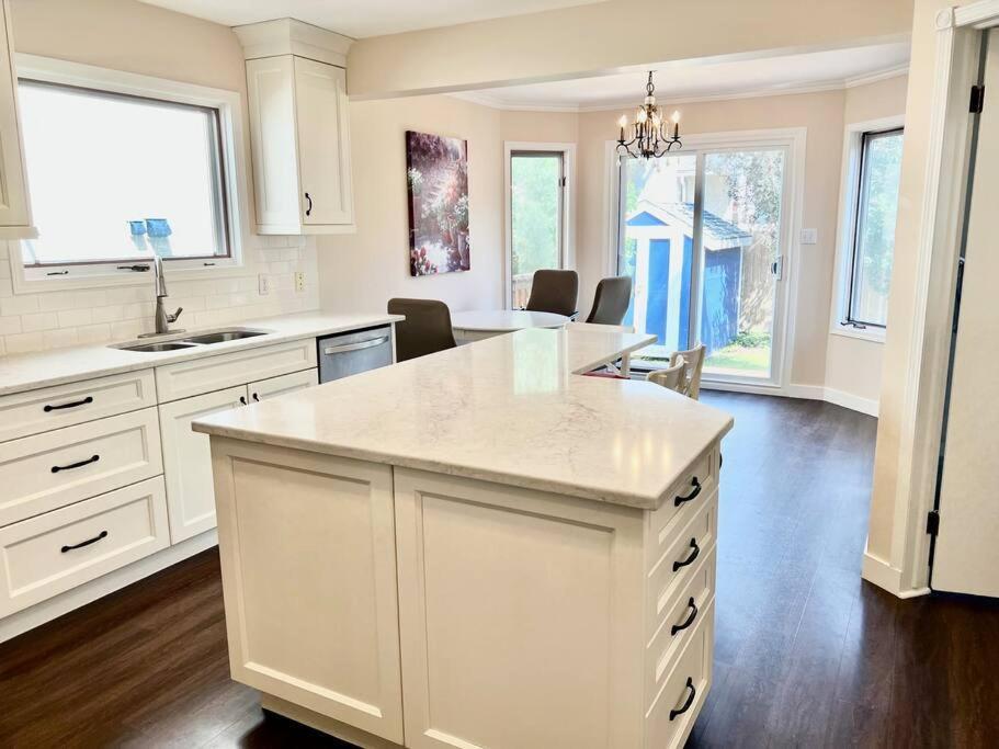 Crescent Heights Majesty Villa Calgary Ngoại thất bức ảnh